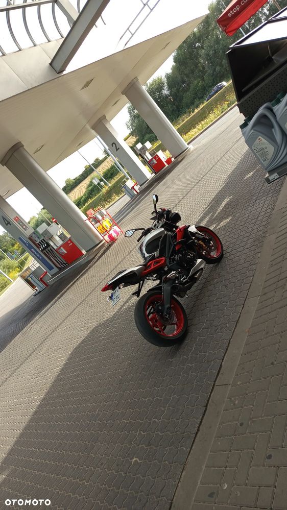 Triumph Street Triple - 4