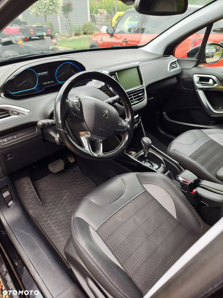 Peugeot 2008 1.2 Pure Tech GPF Allure S&S EAT6 - 10