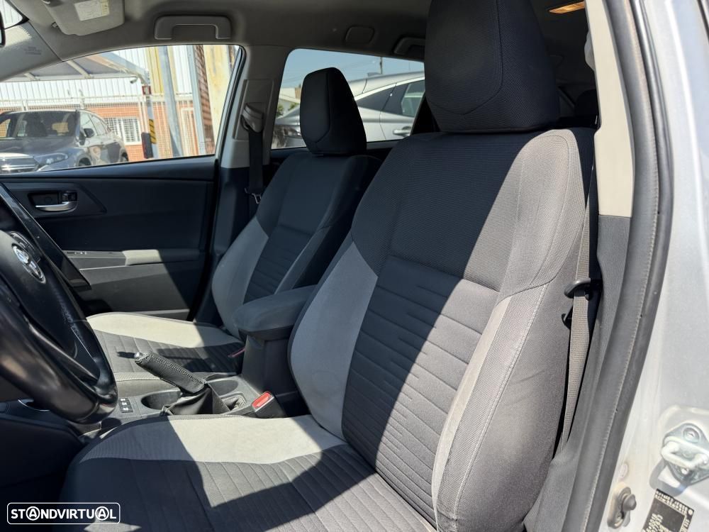 Toyota Auris Touring Sports 1.8 HSD Comfort +P.Techno+P.Sport - 9