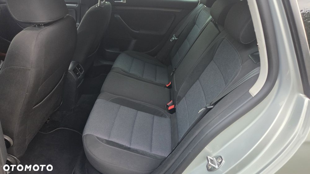 Volkswagen Golf - 20