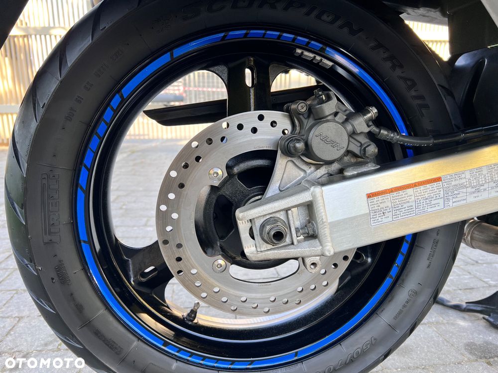 Suzuki V-STROM - 16