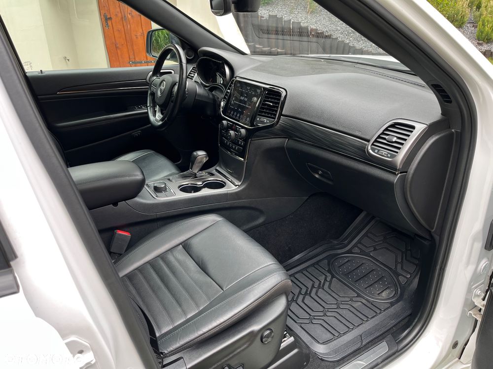 Jeep Grand Cherokee - 21