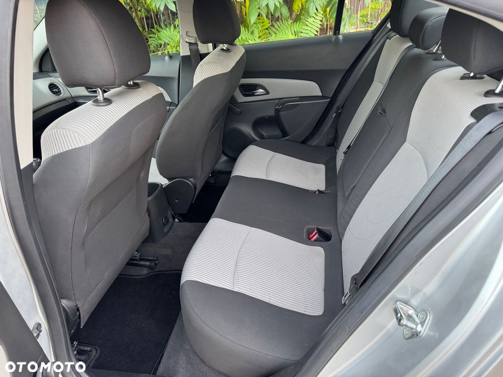 Chevrolet Cruze 1.6 - 35