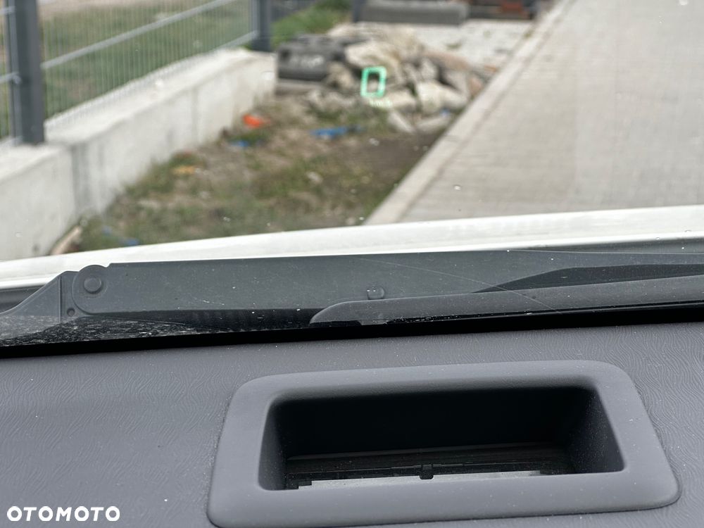 Toyota Prius+ Hybrid 135 Prestige - 31