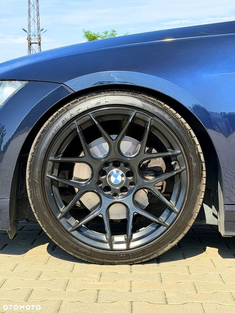 BMW Seria 3 320d - 24