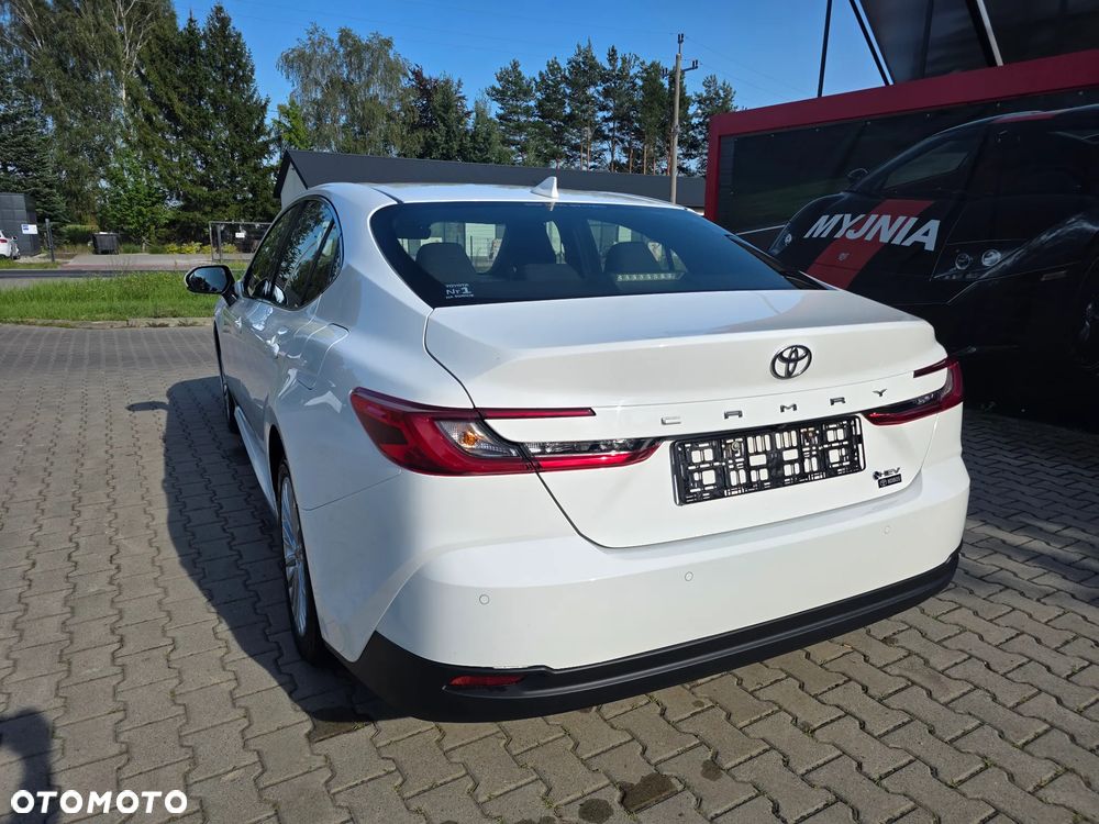 Toyota Camry 2.5 Hybrid Dynamic Force Comfort e-CVT - 14