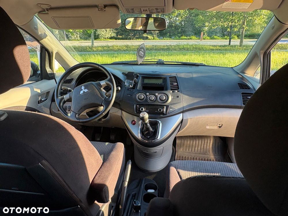 Mitsubishi Grandis 2.0 DID Intense - 13