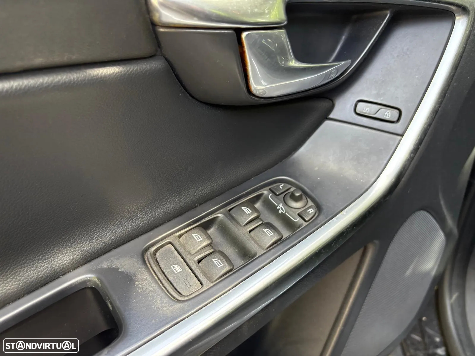 Volvo XC 60 2.4 D5 Summum Geattronic - 16