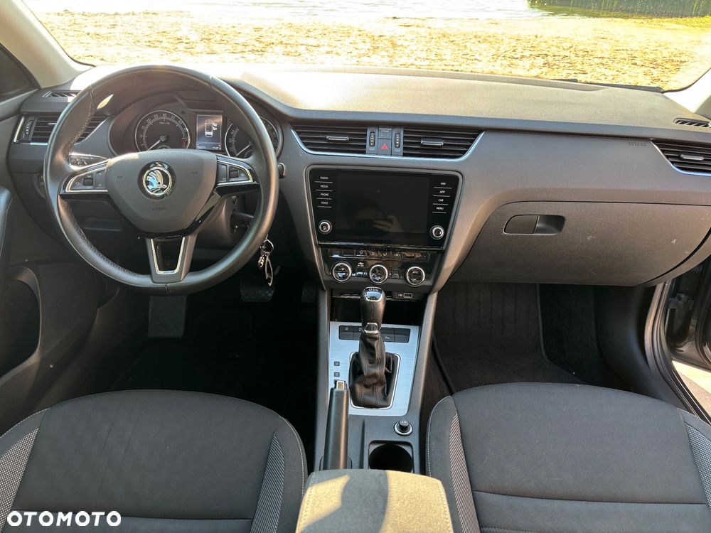 Skoda Octavia 2.0 TDI SCR Style DSG - 8
