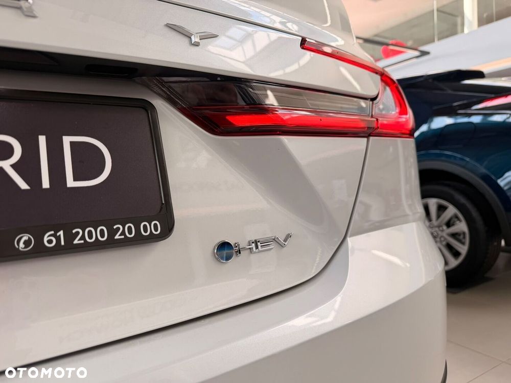 Toyota Camry - 17