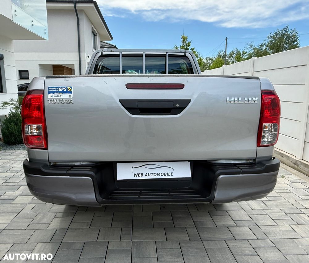 Toyota Hilux 2.4D 150CP 4x4 Double Cab 6MT Comfort - 11