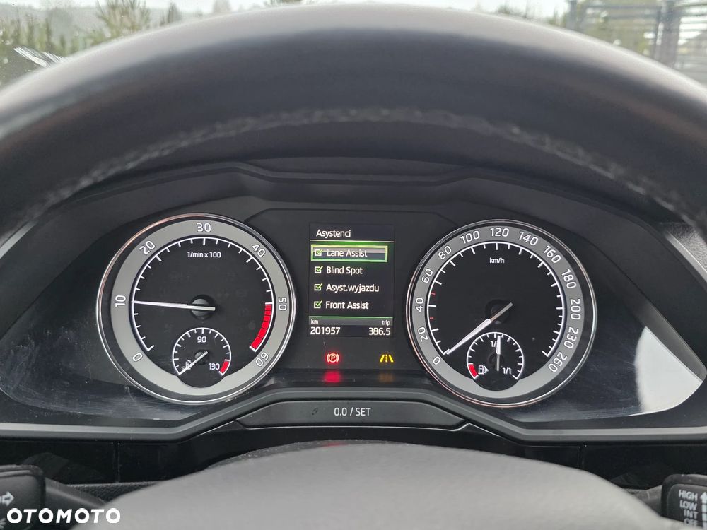 Skoda Superb 2.0 TDI L&K - 20