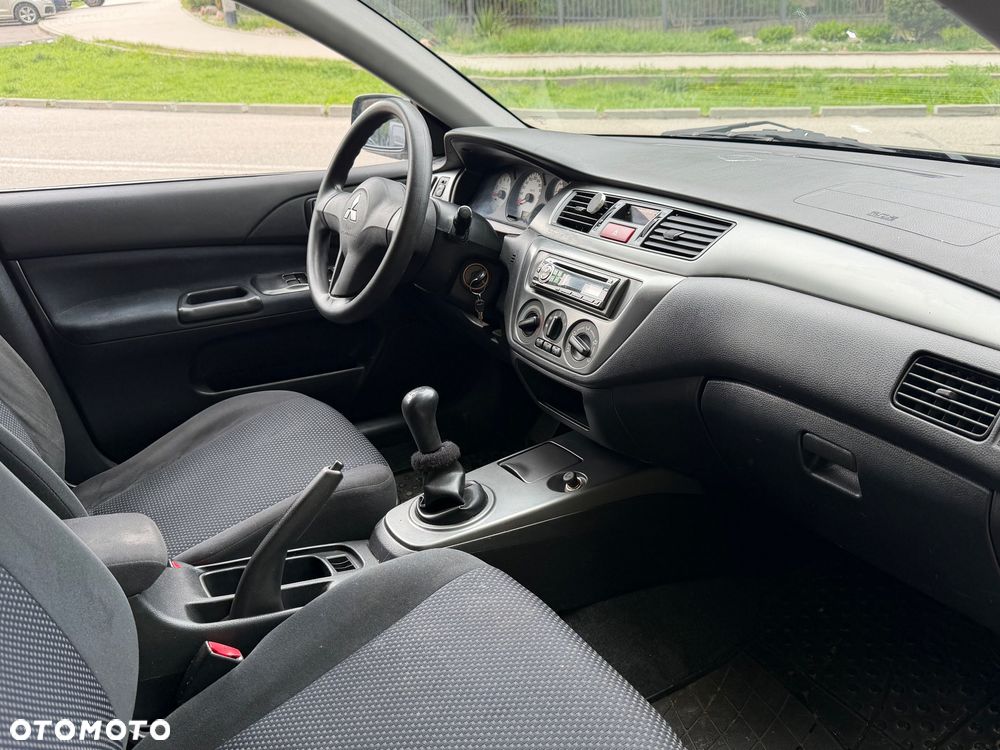 Mitsubishi Lancer - 7