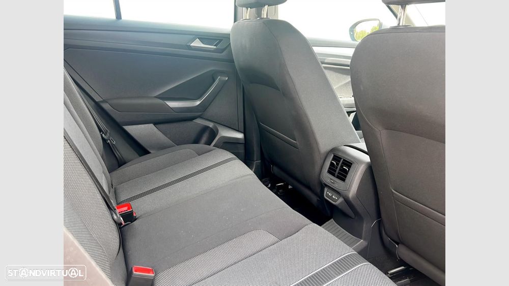 VW T-Roc 1.5 TSI Life DSG - 18