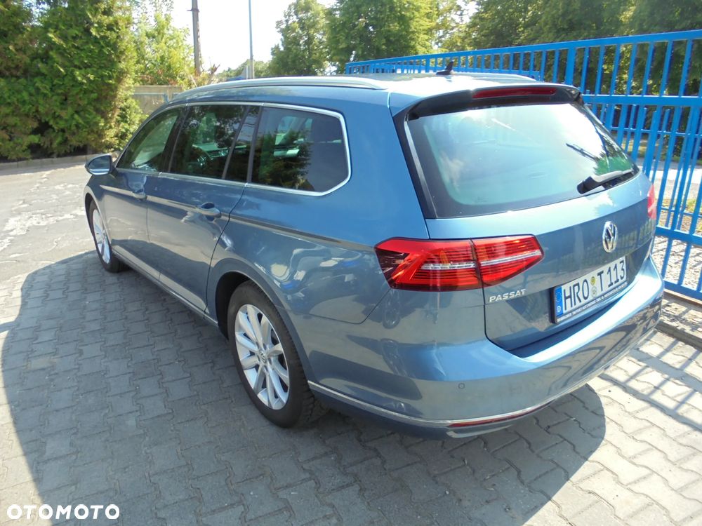 Volkswagen Passat Variant 2.0 TDI SCR BlueMotion Highline - 4