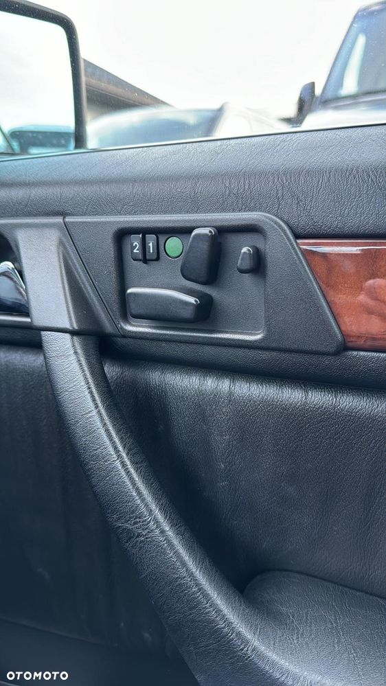 Mercedes-Benz W124 (1984-1993) - 13