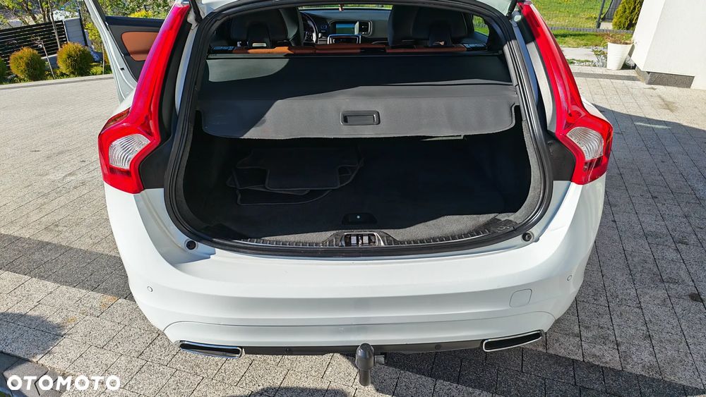 Volvo V60 D4 Geartronic Momentum - 8