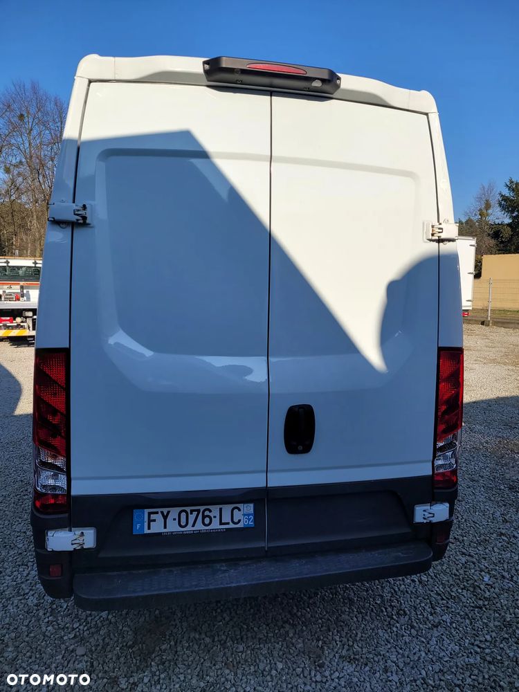 Iveco 35s18 - 10