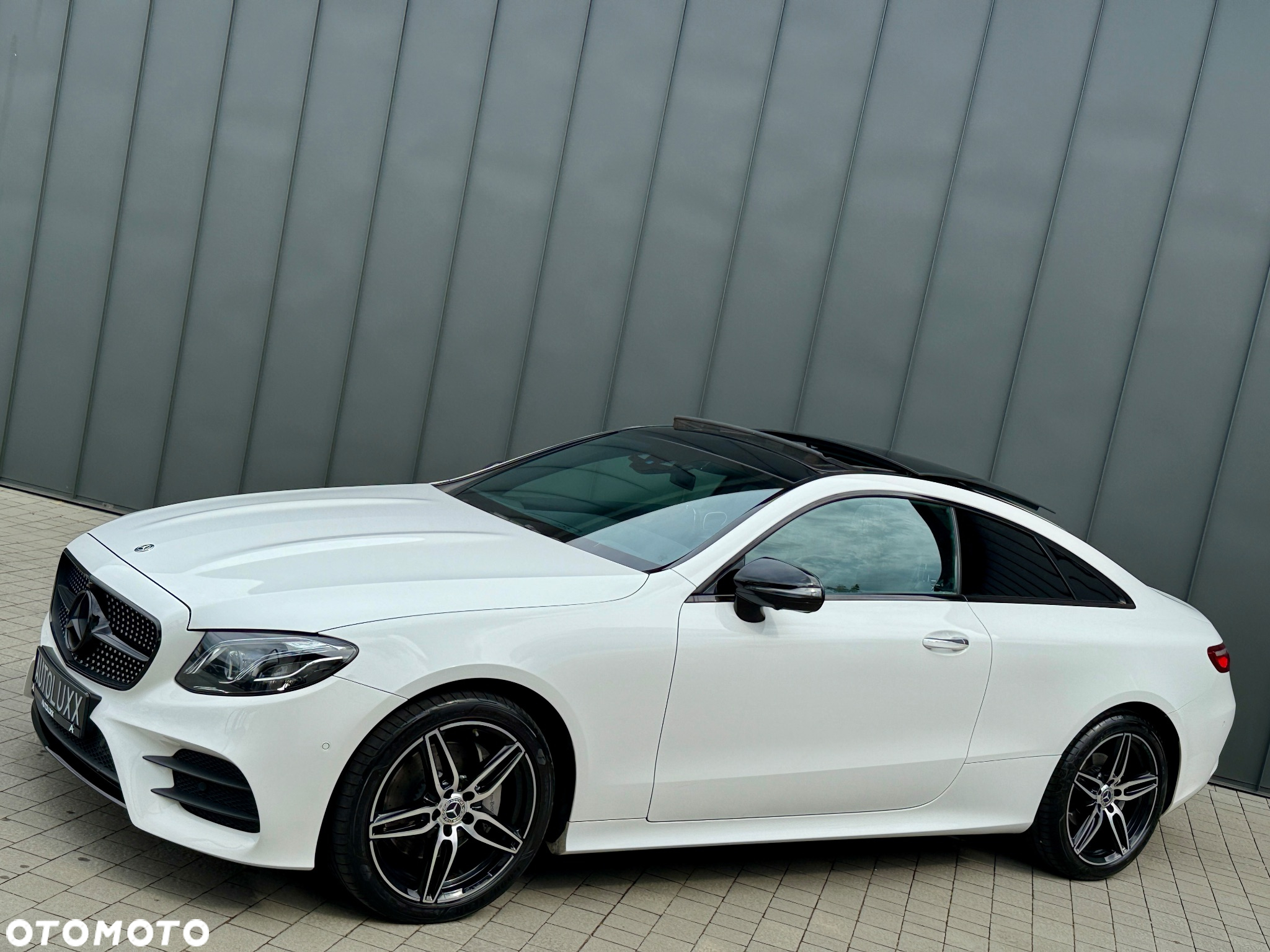 Mercedes-Benz Klasa E 220 d Coupe 4-Matic 9G-TRONIC - 10
