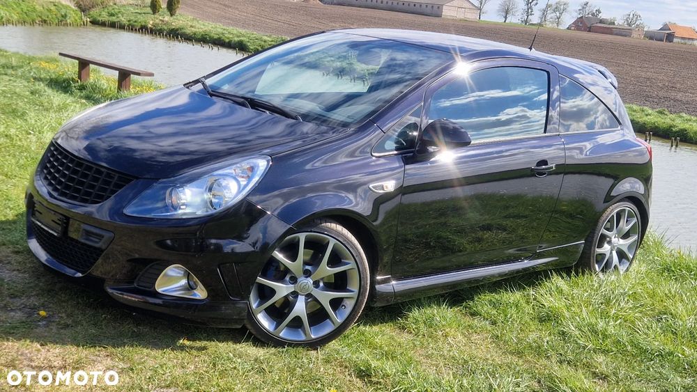 Opel Corsa 1.6 Turbo OPC - 2