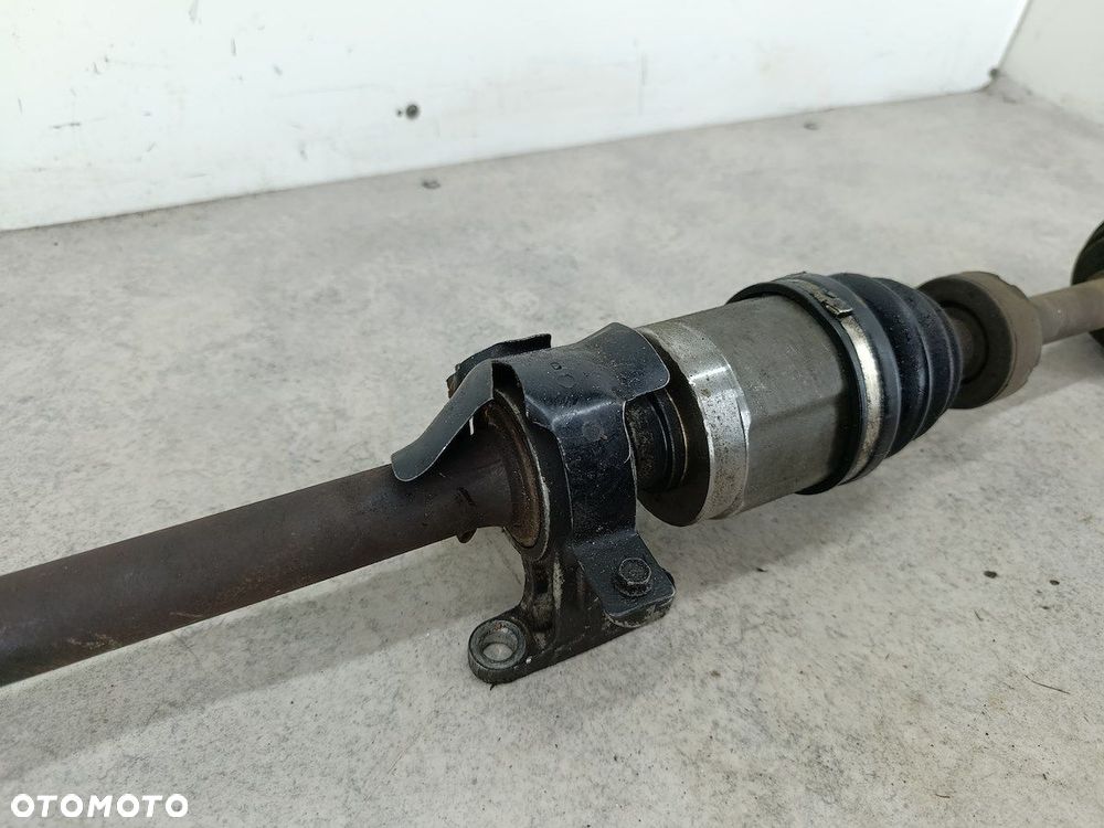 PÓŁOŚ PRAWA PRZÓD AUTOMAT HONDA ACCORD VII 2.4 16V - 4