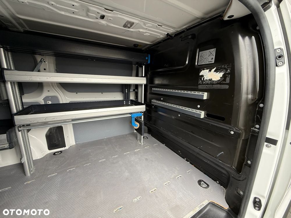 Opel Vivaro - 28