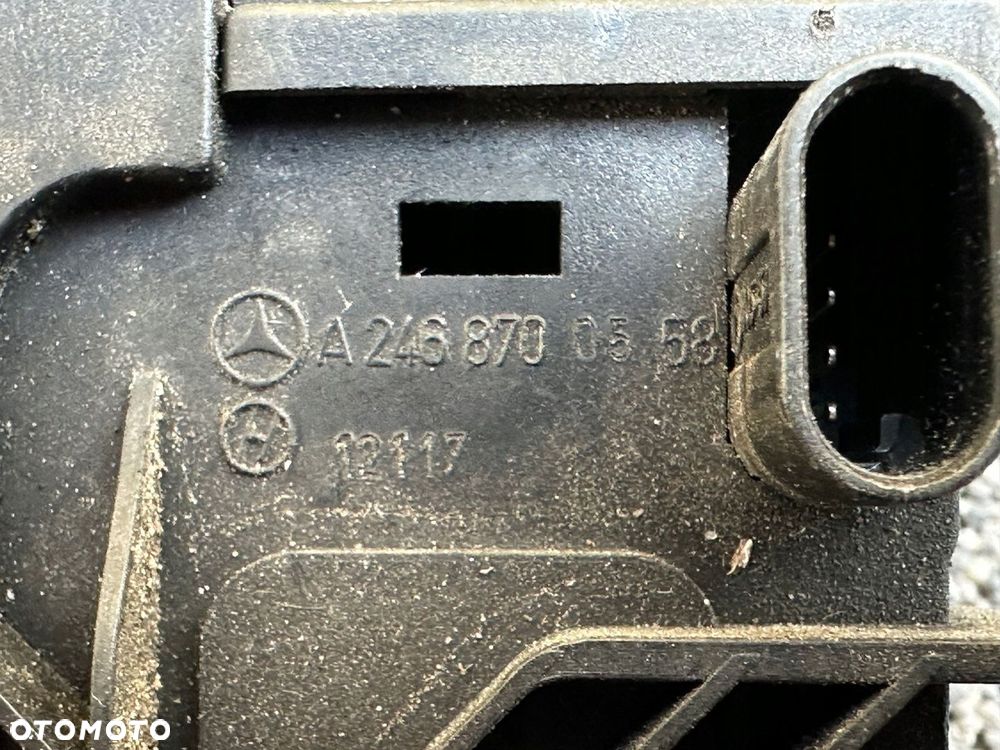 ZAMEK MASKI MERCEDES W207 A2468700558 - 3
