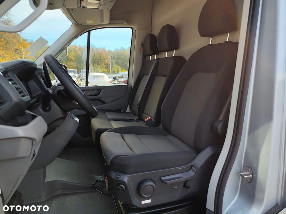 Volkswagen Crafter 35 furgon 177km Automat 3640 - 17