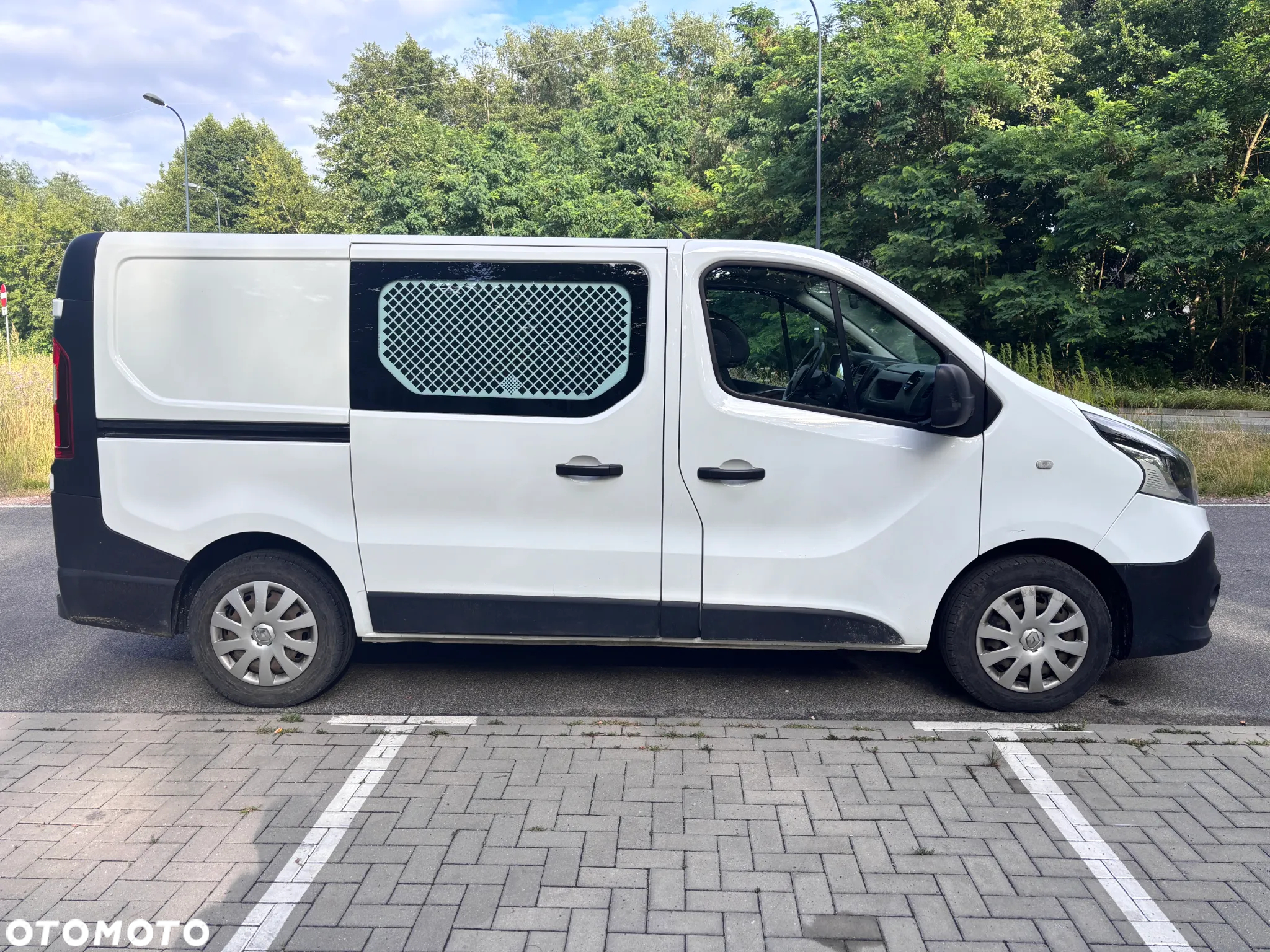 Renault TRAFIC - 2