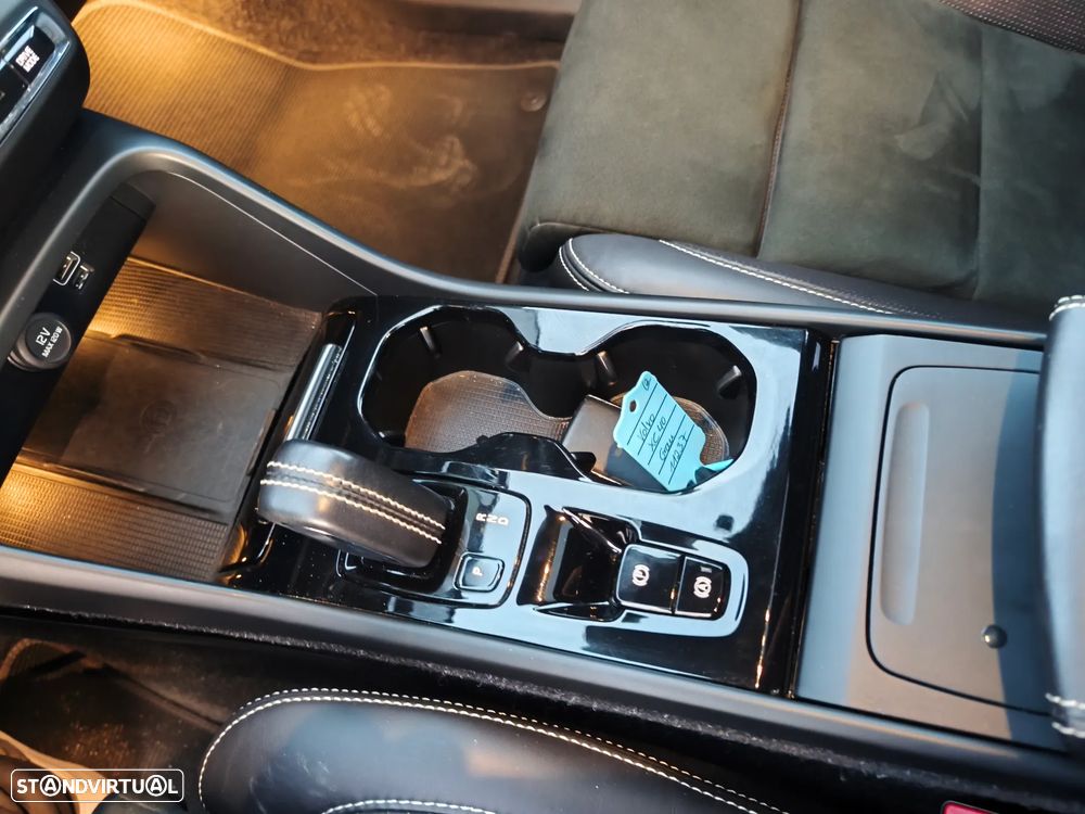 Volvo XC 40 - 18