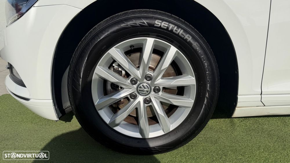 VW Passat Variant 1.6 TDI Highline - 13