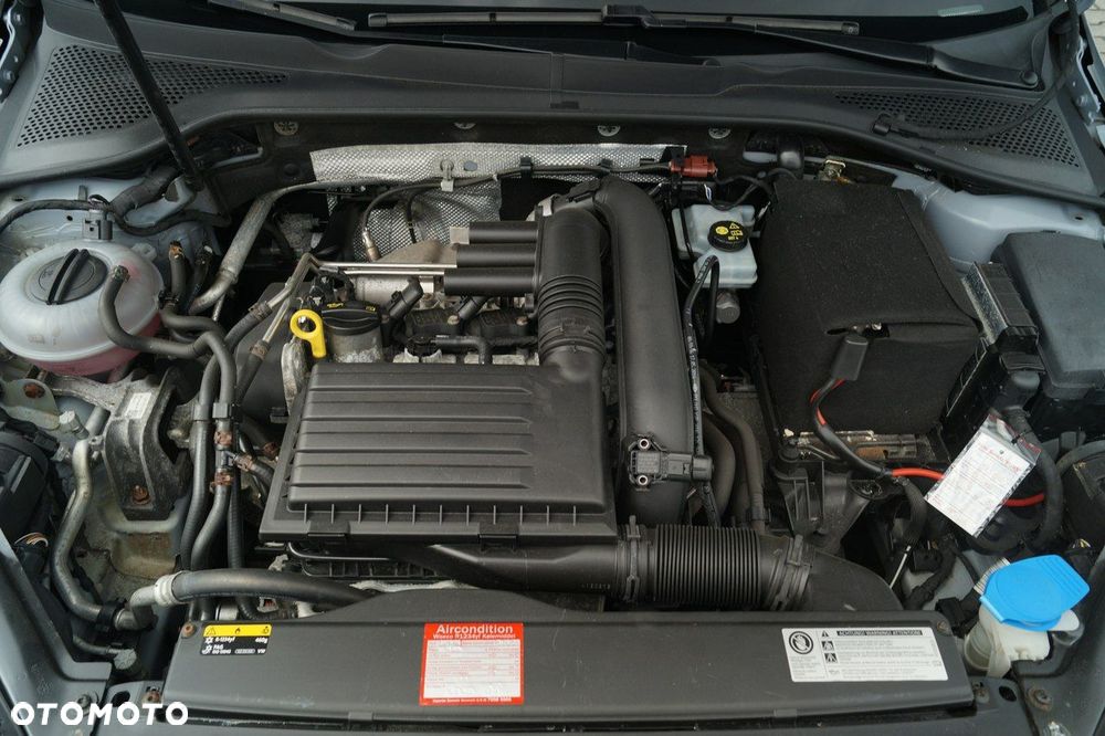 Volkswagen Golf 1.4 TSI ACT BlueMotion Technology DSG Highline - 19