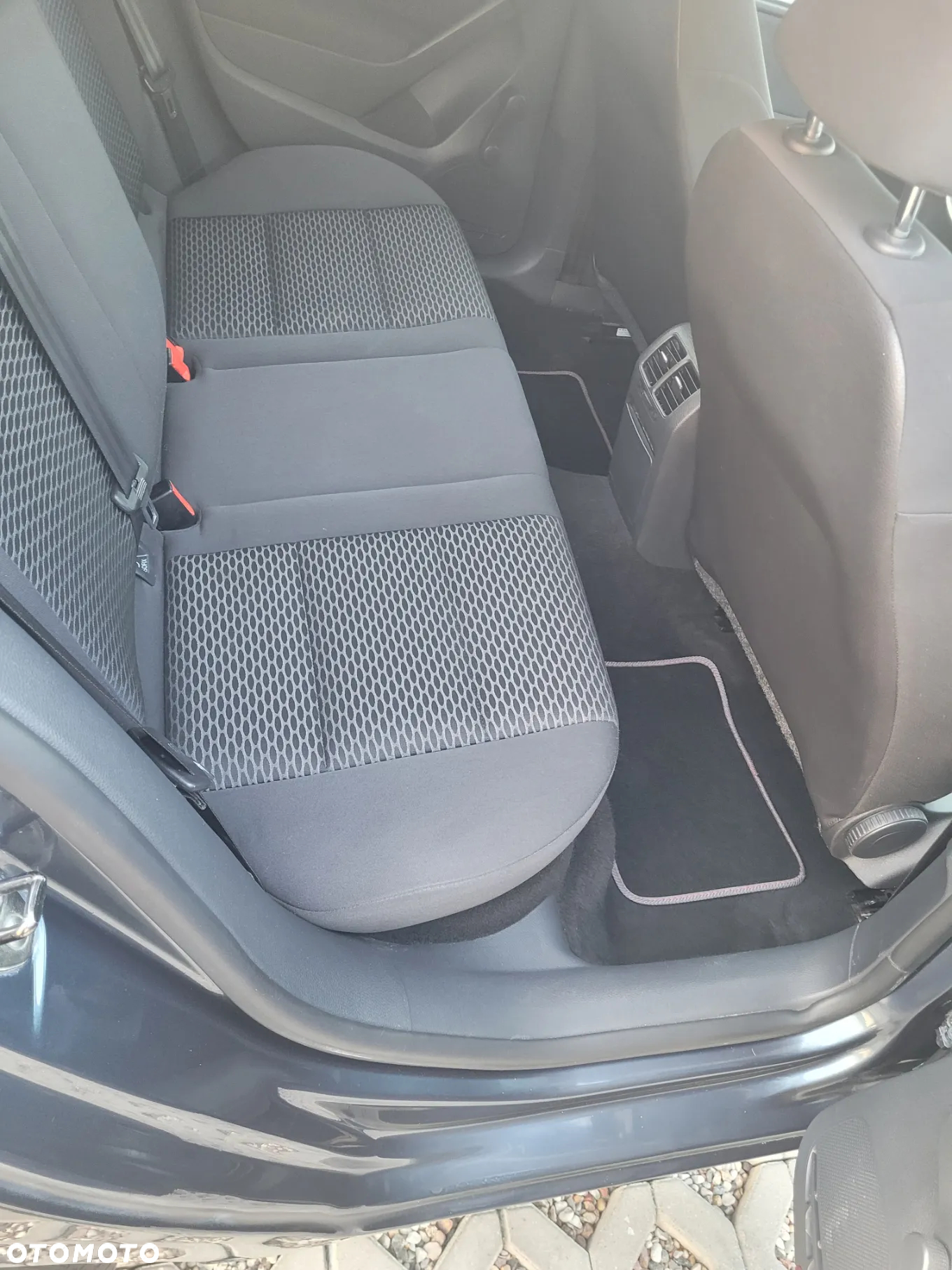 Volkswagen Golf VI 1.6 TDI BlueMot Comfortline - 8