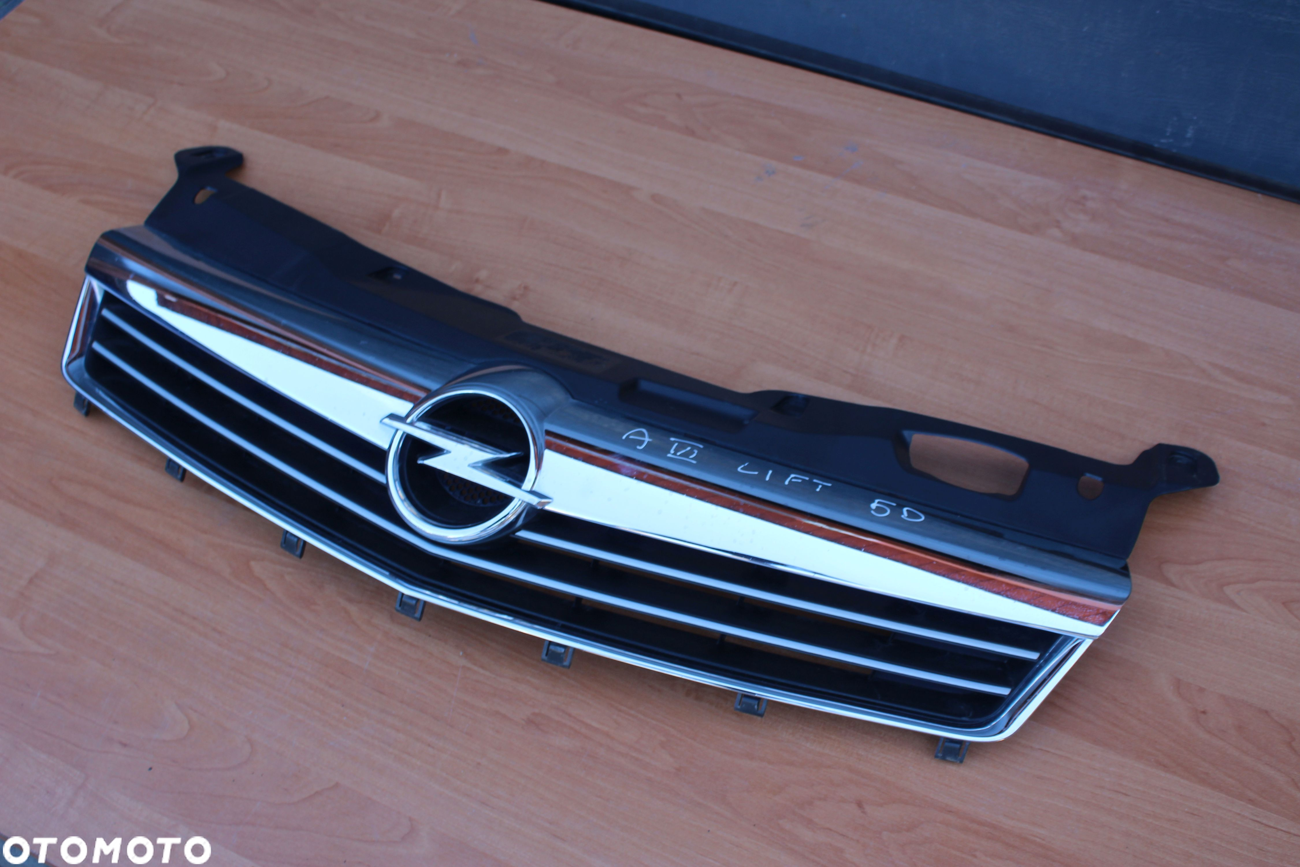 ATRAPA GRILL CHROM OPEL ASTRA H LIFT HATCHBACK KOMBI 5D EUROPA - 2