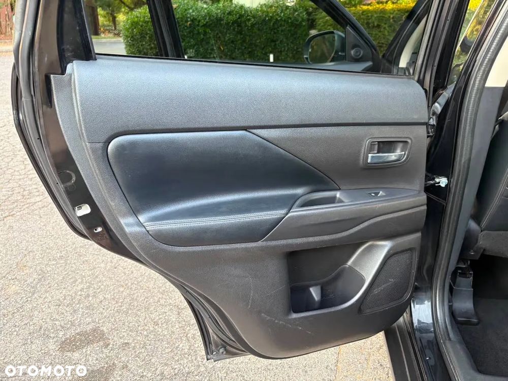 Mitsubishi Outlander 2.4 4WD CVT Intense - 15