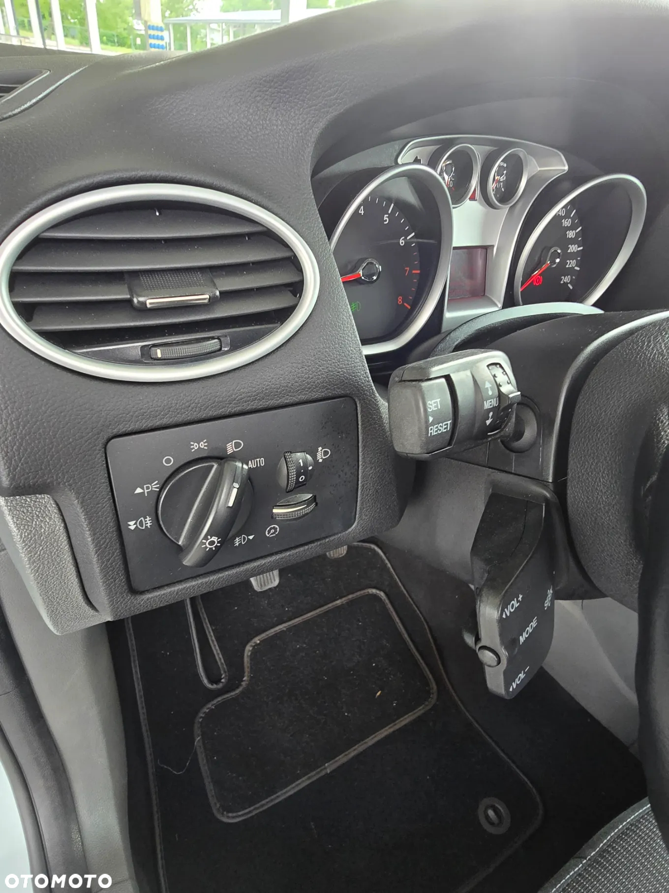 Ford Focus 1.8 FF Platinium X - 32