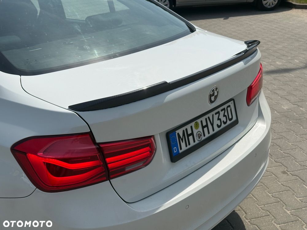 BMW Seria 3 318d Sport Line - 8