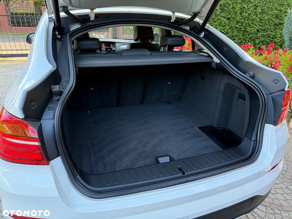 BMW X4 xDrive20d xLine - 38