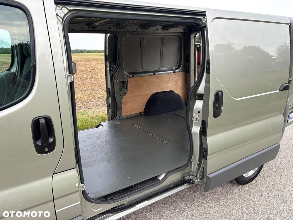 Opel Vivaro - 24