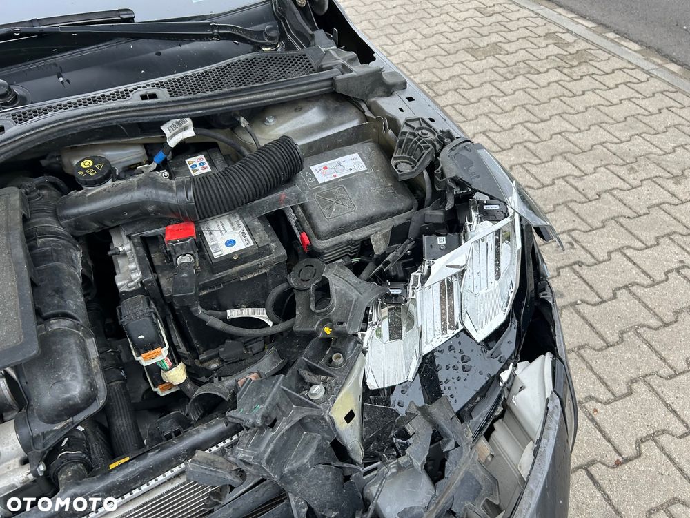 Peugeot 208 - 34