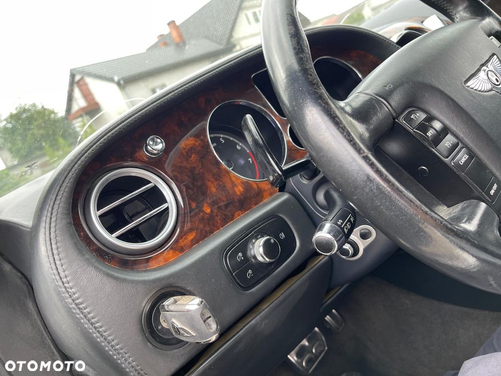 Bentley Continental GT - 12