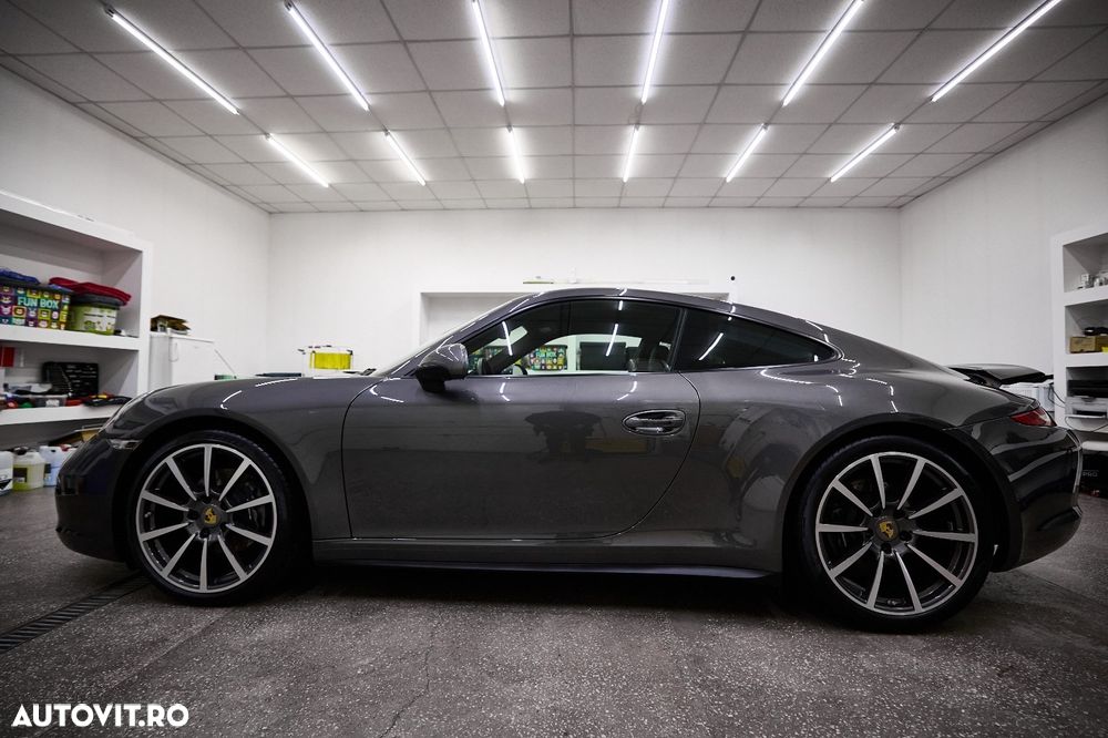 Porsche 911 Carrera 4 PDK - 11