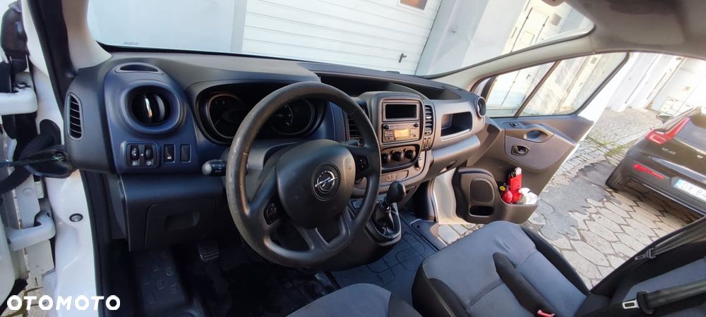 Opel Vivaro - 2