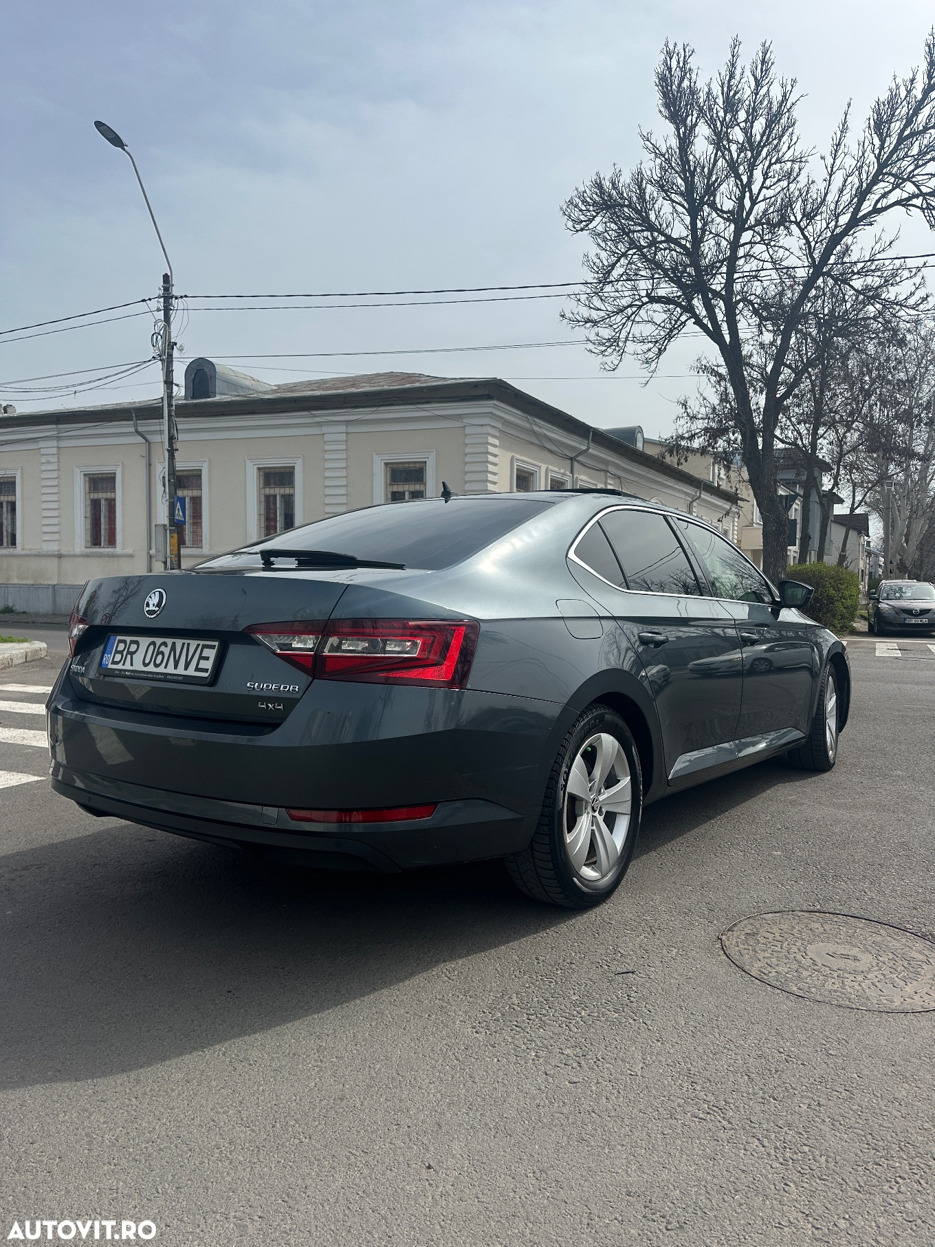 Skoda Superb 2.0 TDI DSG 4X4 Style - 4