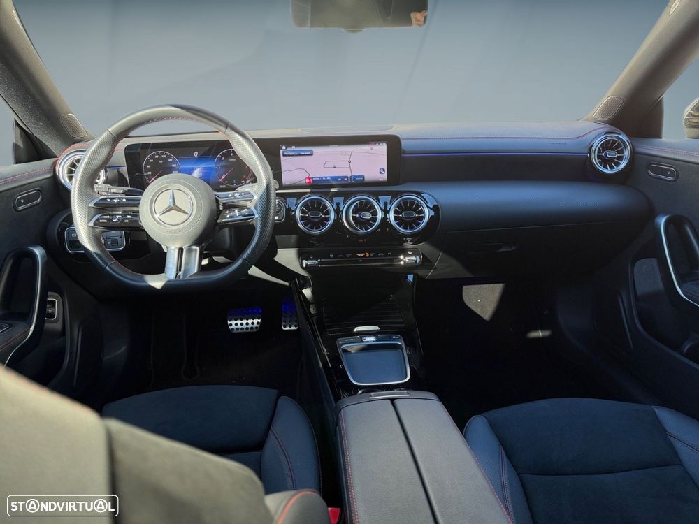 Mercedes-Benz CLA 200 d Shooting Brake AMG Line Aut. - 15