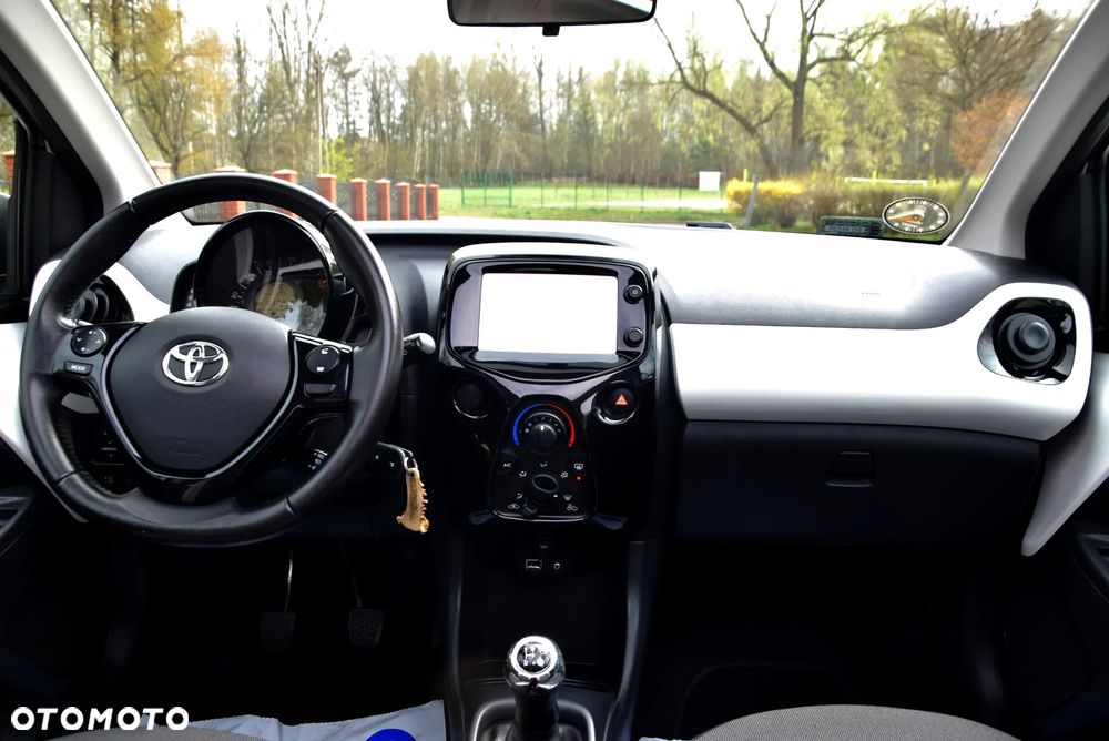 Toyota Aygo x-play - 20