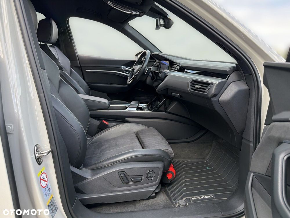 Audi e-tron - 19