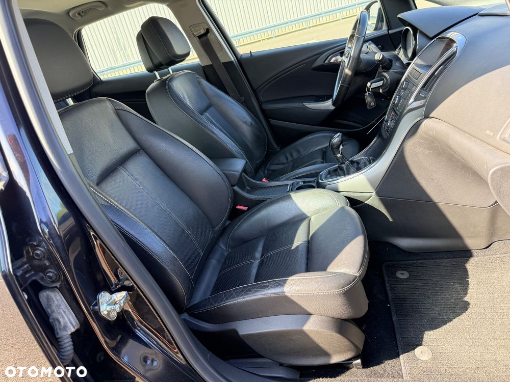 Opel Astra 1.6 Turbo Innovation - 24