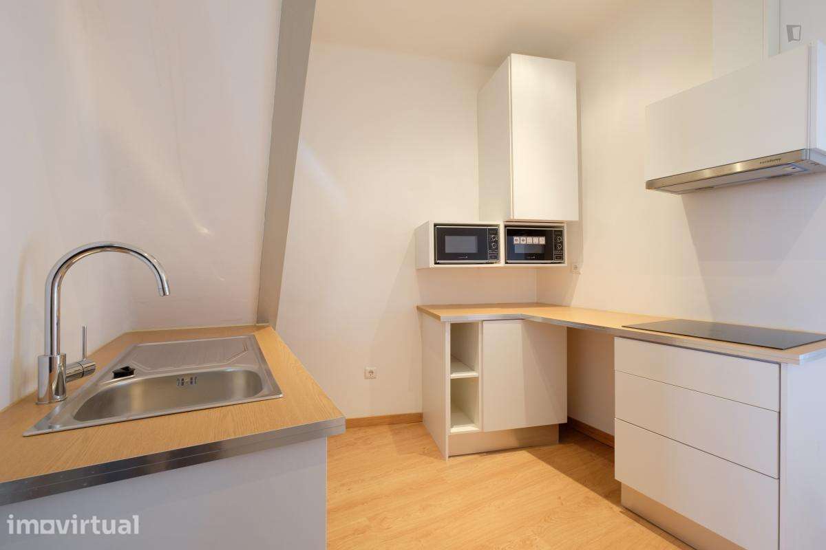 Quarto - localizado em Baixa Coimbra - Grande imagem: 4/9