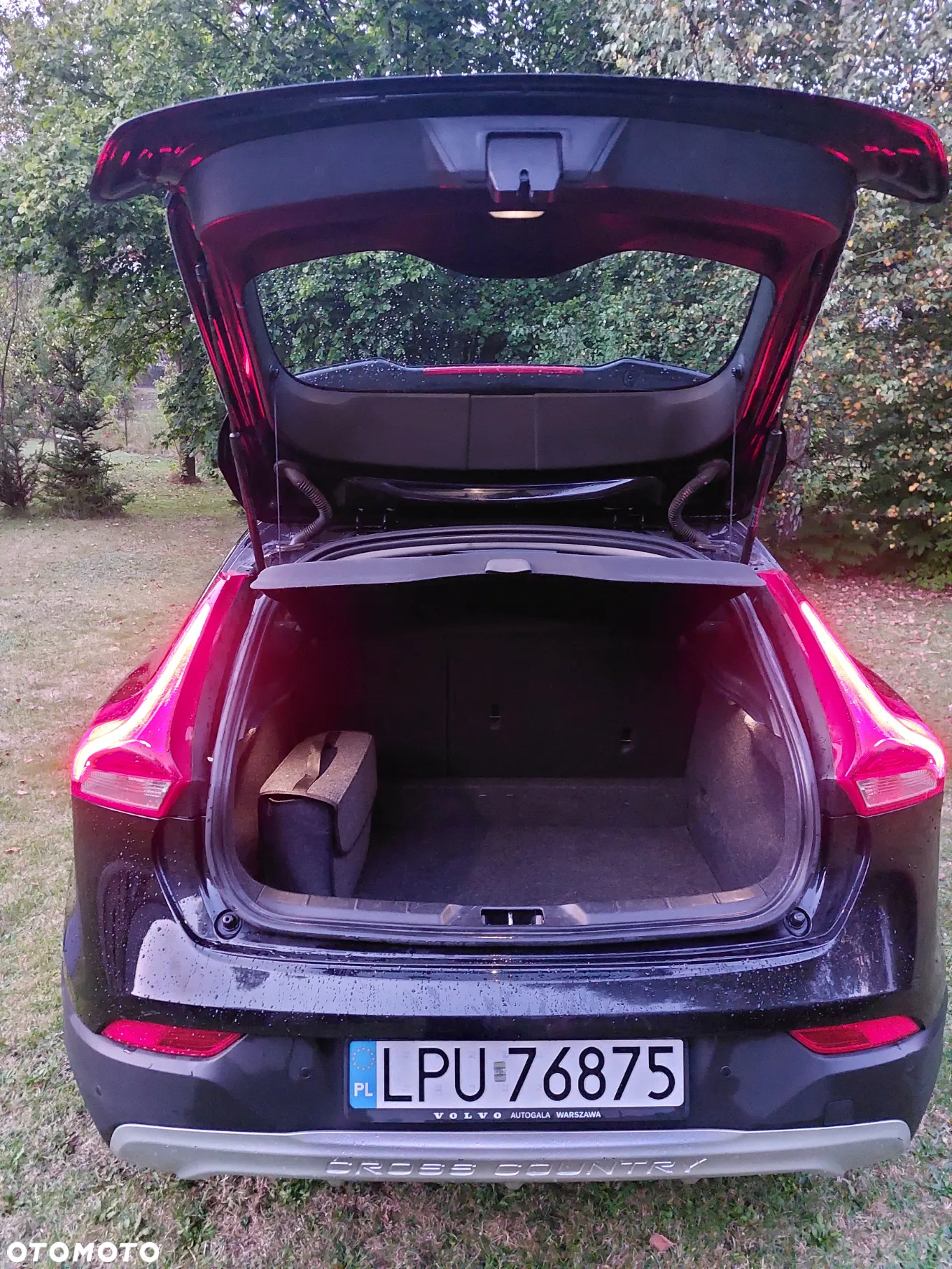 Volvo V40 Cross Country D2 Momentum - 12